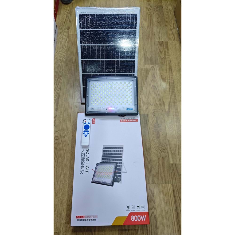 Güneş Enerjili LED Projektör – 800W